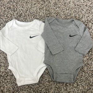 Nike Baby Bodysuit Set - White and Gray
